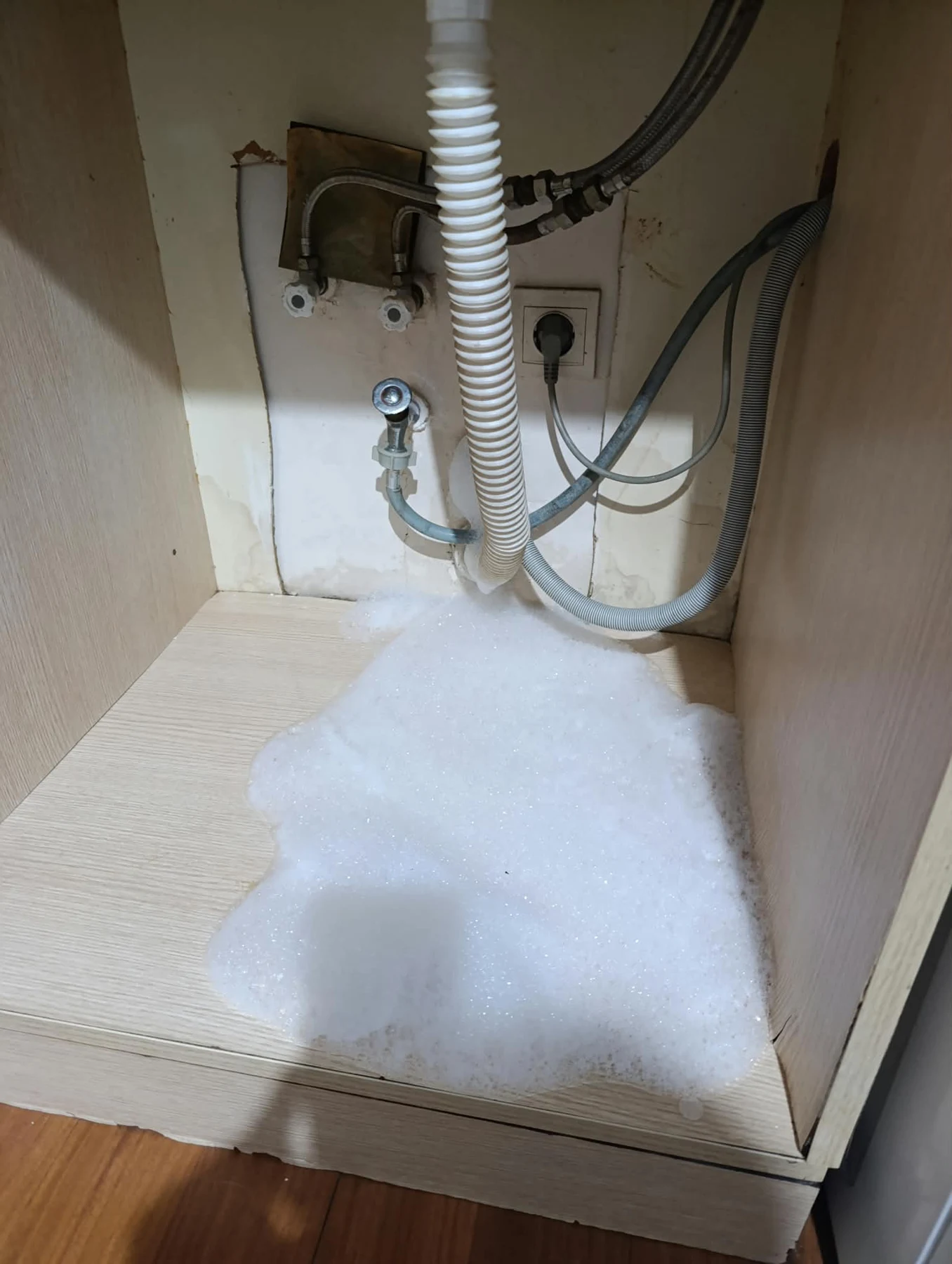 Lavabo Altı Tesisat Kontrolü — Han Tesisat