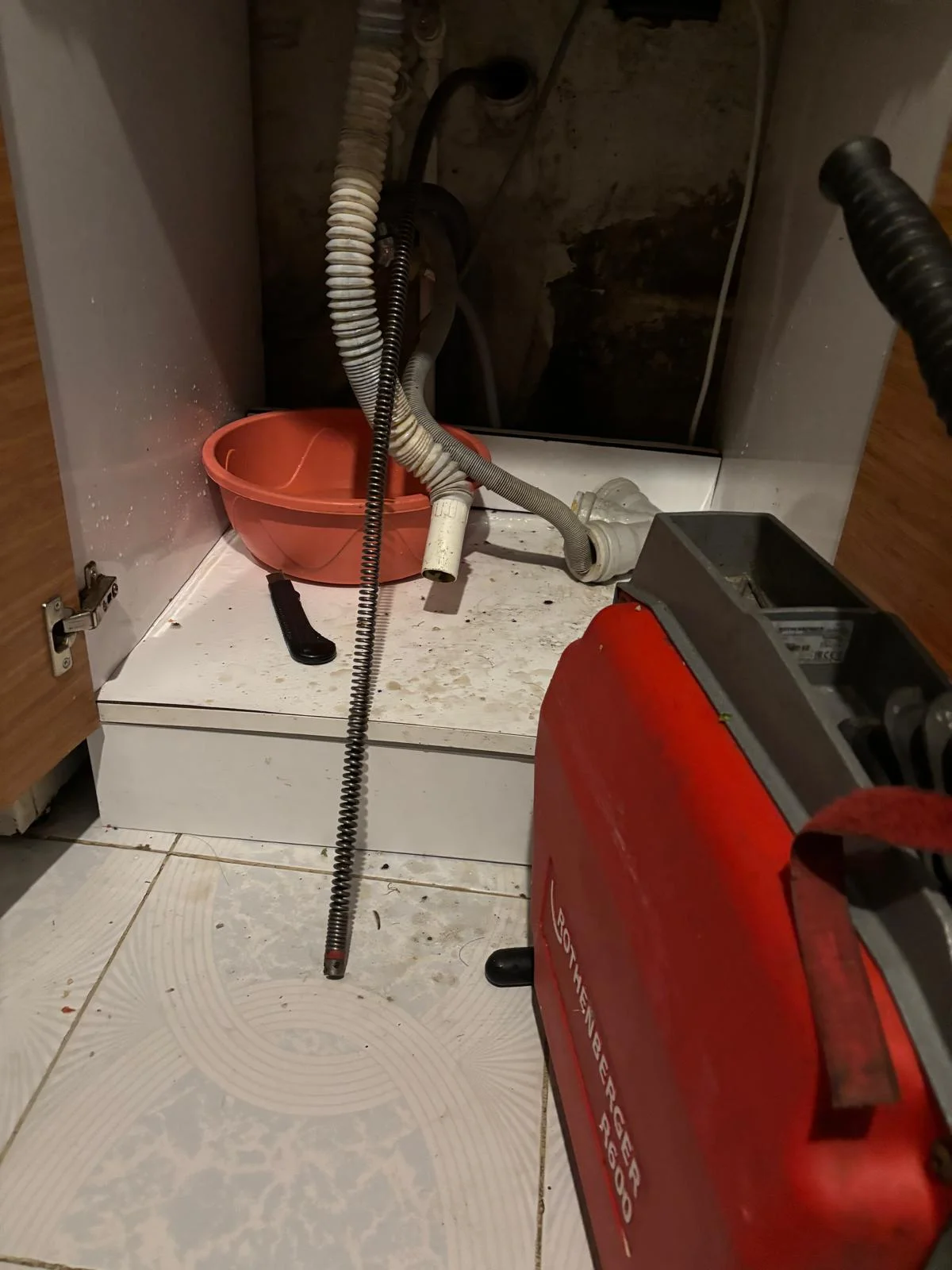 Lavabo Altı Gider Çalışması — Han Tesisat